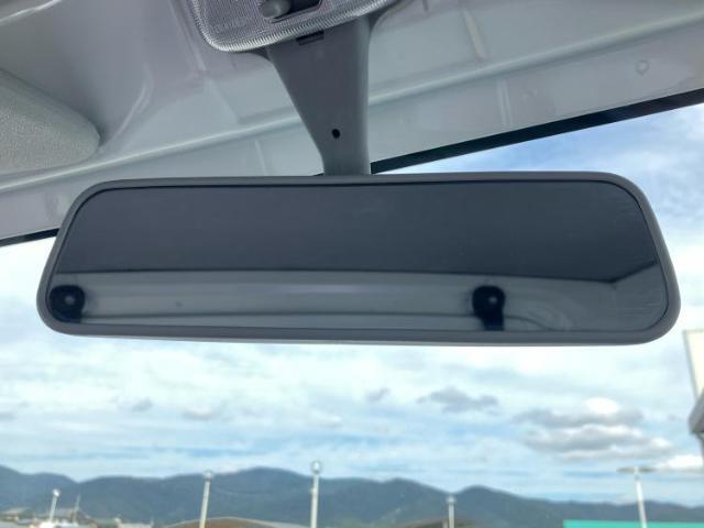 WECARSの店舗にはキッズコーナーがございます！お子様連れのお客様もごゆっくり車選びをお楽しみいただける空間です！