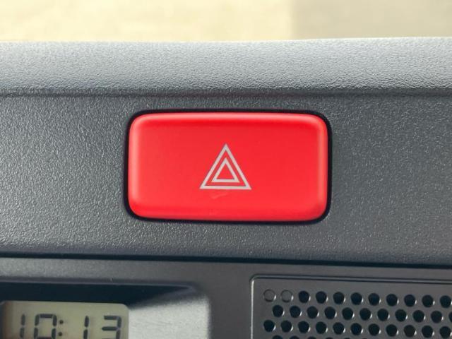 WECARSの展示場では実際に見て、触ってお車をお選びいただけます！知識の豊富な営業スタッフが様々なカーライフをご提案いたします！