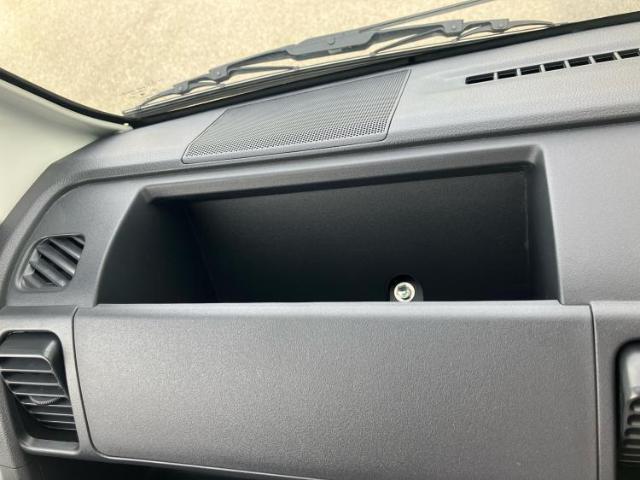 ナビ、ドラレコ、ETC、フリップダウンモニター、デジタルインナーミラーetc…後付け可能です！オプションも豊富に取り揃えておりますのでご安心ください！