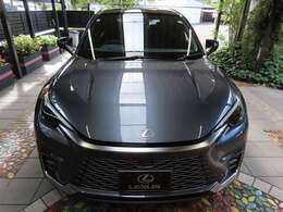 『大きいクルマ ≒ 高級車』という固定概念を払拭します。LEXUSが考える新時代の高級車像スタイルは、この『新型LBX』に凝縮されています。まさにヒエラルキーを超える全く新しい価値を想像するプレミアムSUVです。