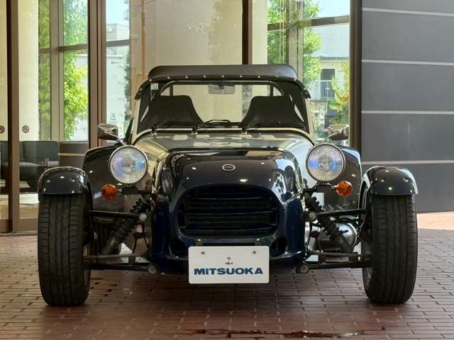 当ショールームは光岡自動車直営専門ディーラーの1つといたしまして専門的な知識を持った営業マンがミツオカ車をご検討いただいている皆様1人1人のご希望に沿ったご案内をさせていただきます。