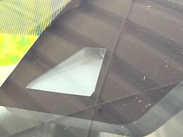 【トヨタセーフティセンス】走行中に前方の車両等を認識し、衝突しそうな時は警報とブレーキで衝突回避と被害軽減をアシスト。より安全にドライブをお楽しみいただけます。