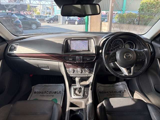 運転席廻りの画像です！操作スイッチ類も比較的に綺麗な状態です♪他に詳細画像をご希望の方はこちら！【1st@e-g-a.co.jp】へご連絡ください！