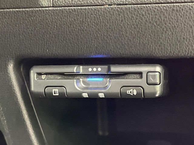 【ETC】高速道路の料金所をストレスなく通過！話題のスポットやサービスエリアに多い「スマートIC」利用時は必須のアイテムです。当店でセットアップを実施、ご納車当日からすぐにご利用いただけます！