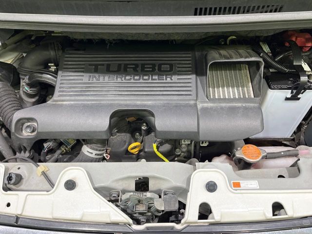 親切・丁寧な専門メカニックスタッフが応対！・車検・点検整備・事故等の修理などアフターサービスも安心。お車のカスタマイズもネクステージのサービススタッフまでご相談ください！