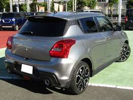 購入後も充実保証付き！！　ユタカ独自の1年保証が本体価格に含まれています。他にもカーセンサーアフター保証（1年・2年・3年）に変更も出来ます。