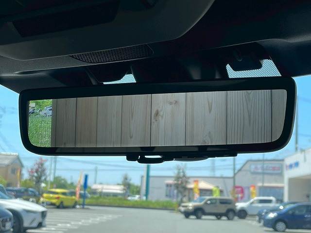 【デジタルインナーミラー】を装備！！後方の安全性も安心です！！