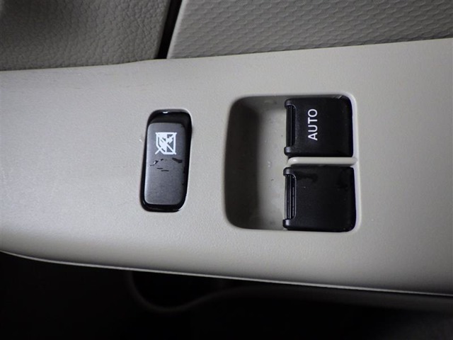 車が気になられましたらお電話かメールでお問い合わせください。他のお客様と商談が重なる場合が増えて来てますので事前にご確認ください。