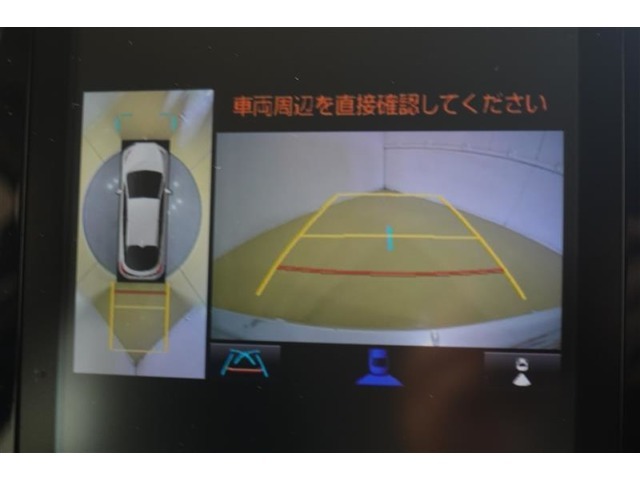 バックモニター搭載で車庫入れ安心！車庫入れが苦手な人もこれで安心！