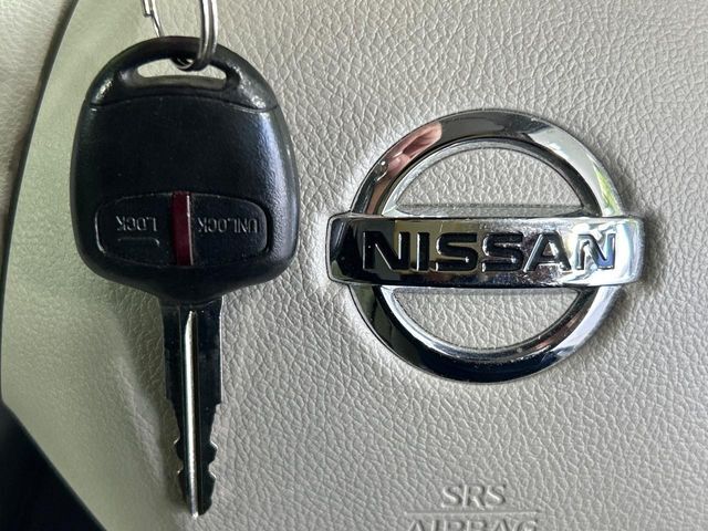 【キーレス】少し離れた場所からでもボタン一つでドアの開錠・施錠ができるのでとっても便利！ドアの鍵穴周りに傷をつけることもありません♪