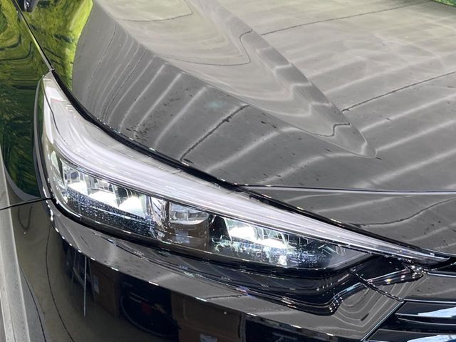 【LEDヘッドライト】悪天候や夜間走行時も良好な視界を確保し安心して運転できる高輝度LEDヘッドライトを装備！点灯速度が早く、消費電力も抑えられています。
