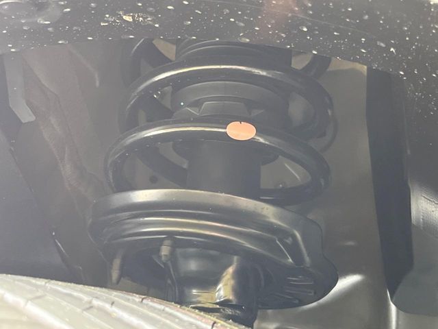 お車を安心してお乗りいただく為には、足回りの定期点検が欠かせません。サービスサポート（有償保証）では無料点検もご提供しており、安心のカーライフをお過ごしいただけるサポート体制が整っています。