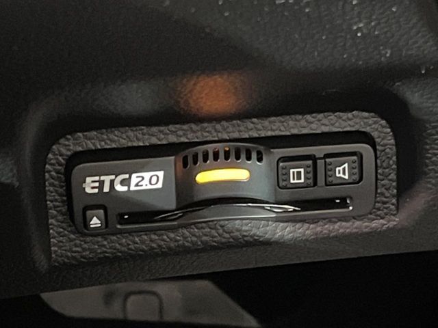 【ETC】高速道路の料金所をストレスなく通過！話題のスポットやサービスエリアに多い「スマートIC」利用時は必須のアイテムです。当店でセットアップを実施、ご納車当日からすぐにご利用いただけます！