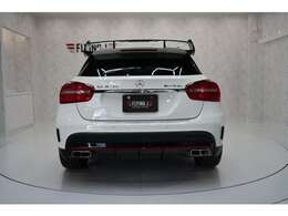 AMG2.0リッター直列4気筒直噴ターボエンジンを搭載　外装は目立つ傷などもなくきれいな状態です。