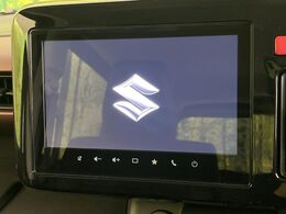 【純正ナビ】人気の純正ナビを装備しております。ナビの使いやすさはもちろん、オーディオ機能も充実！キャンプや旅行はもちろん、通勤や買い物など普段のドライブも楽しくなるはず♪
