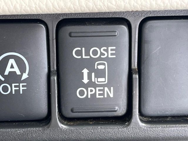 【パワースライドドア】スマートキーや運転席のスイッチでスライドドアの開閉が可能♪電動だから力を入れてドアを開ける必要が無く、小さいお子様でも、重い荷物を持っている時もラクに開け閉めできます♪