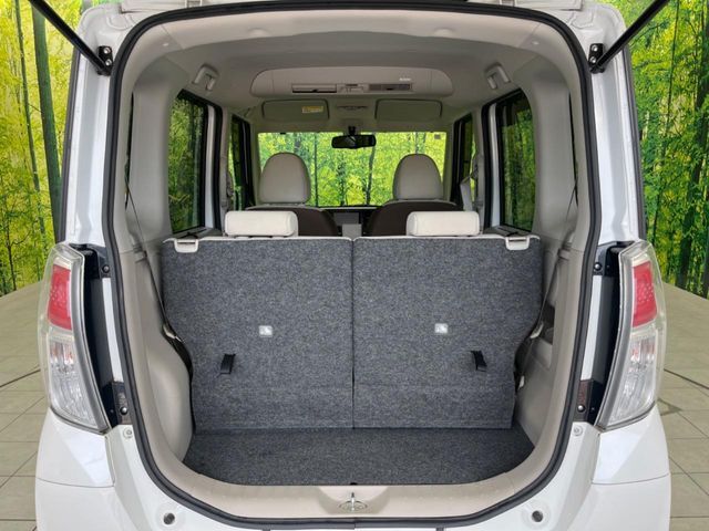 普段のお買い物や通勤、送迎等に十分な荷室スペースを確保しております。セカンドシートを倒すと、大きな荷物の積載も可能です♪