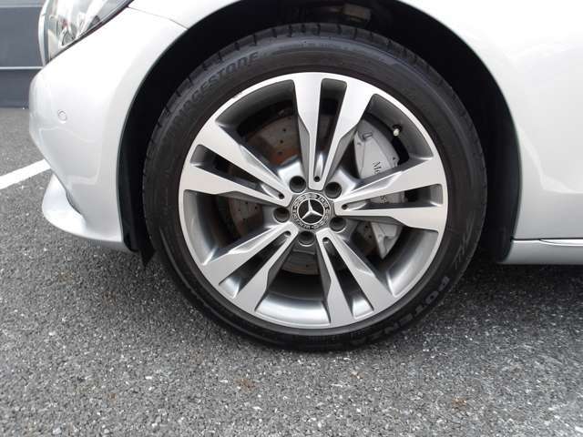 車輌に関する装備・価格等ご不明点などお気軽にお問合せ下さい。また、総額価格に関しましては車輌本体価格に納車に関わる費用等は別途料金がかかります。詳細は当店スタッフへお問い合わせ下さいませ。