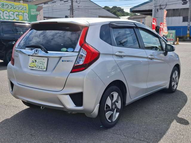 ヘッドライトの黄ばみ、ボディの傷から、頑固なウォータースポット等精一杯対応させて頂きます！