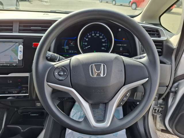 ハンドルのスレもなく綺麗ですね☆