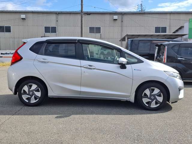 販売価格徹底対抗！！当グループ独自の仕入れだからできるこのお値段！！上質できれいなお車をよりお求めやすくをモットーに営業いたしております。