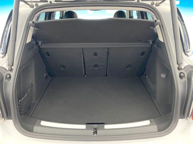 ●トランクルーム：趣味が広がる収容スペース！これだけの広さがあればお買い物やレジャーなどにも最適です！使用感も少なくきれいな状態を維持しております。