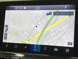 【純正ナビ】一体感のあるナビは、高級感ある車内を演出してくれます。Bluetooth再生などオーディオ機能も充実しておりますので、運転もより楽しめます♪