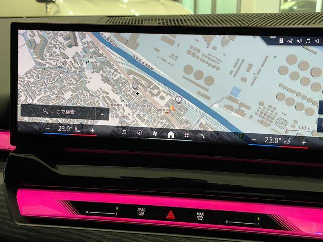 iDriveHDDナビゲーションになります。操作はコントローラーとタッチパネルにて操作いただけます。