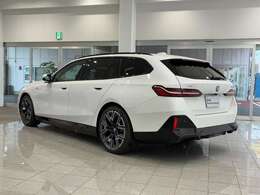 BMWを熟知したメカニックよる100項目の納車前点検☆ドイツ本国と同様の教育・訓練を受けたBMW専門メカニックが100項目にも上るポイントを徹底的にチェックいたします。