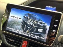 【純正10型ナビ】人気の純正ナビを装備。オーディオ機能も充実しており、Bluetooth接続すればお持ちのスマホやMP3プレイヤーの音楽を再生可能！毎日の運転がさらに楽しくなります！！