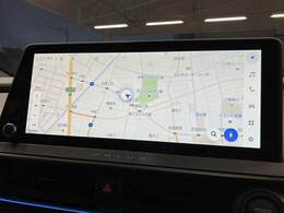【純正12.3インチコネクトナビ】フルセグテレビやブルートゥース接続、スマートフォン連携（アップルカープレイ）など多彩な機能を併せ持っており、インパネ周りがすっきりしてますね！