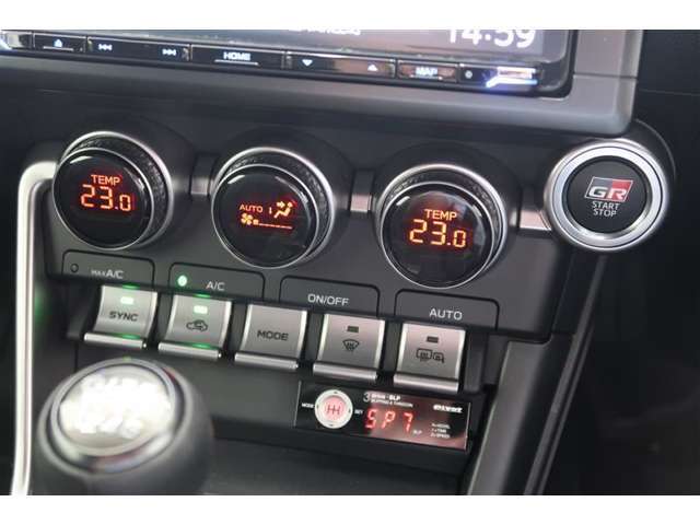 【オートエアコン】温度だけ設定すれば後は車におまかせ♪