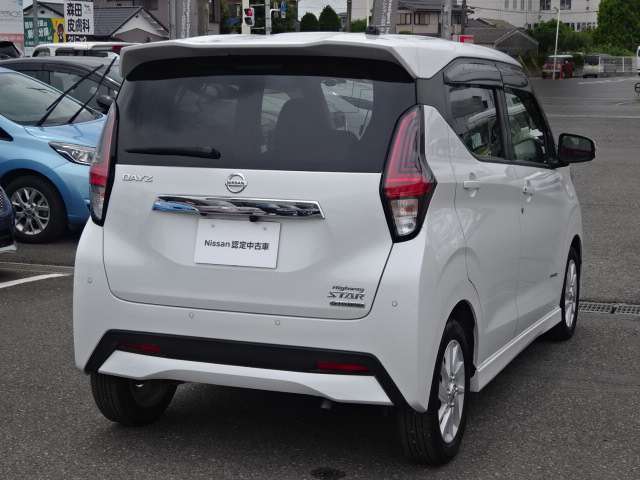 ■日産プリンス埼玉　ユーカーズ熊谷　電話048-525-5700■電車でお越しのお客様はJR高崎線「行田駅」までお迎えに上がります。