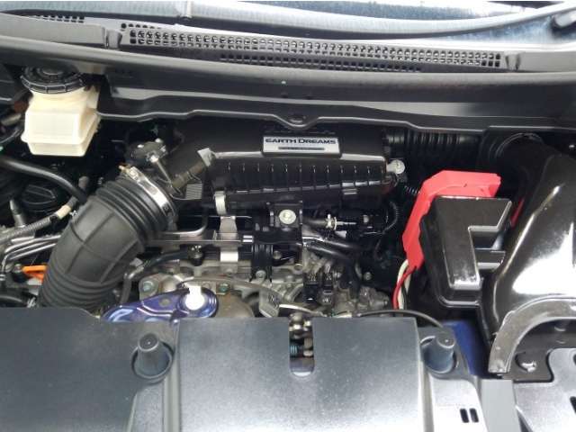 L15B型　DOHC　VTEC16バルブターボエンジン搭載です。