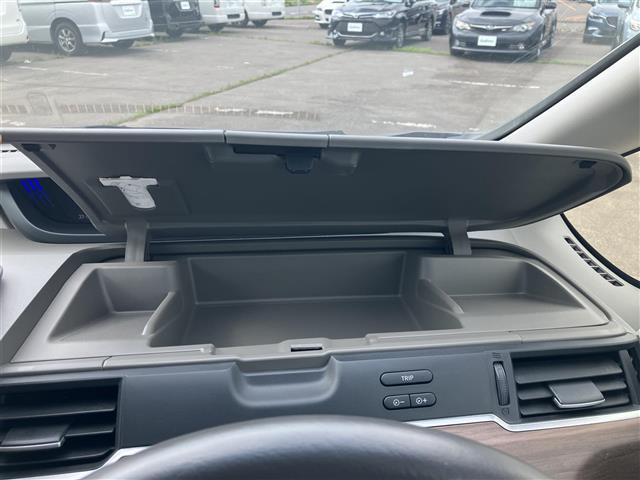 納車前に内外装のクリーニングをいたします。各種コーティング（別途有料）もご用意しておりますので、是非ご相談ください。