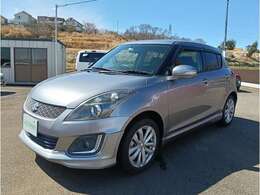 大きく目立つ傷も無く綺麗な外装です。左側面の傷を直して再塗装しています。