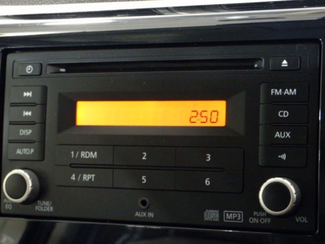 CDチューナーでお好きな音楽を聴きながらドライブをお楽しみ下さい。