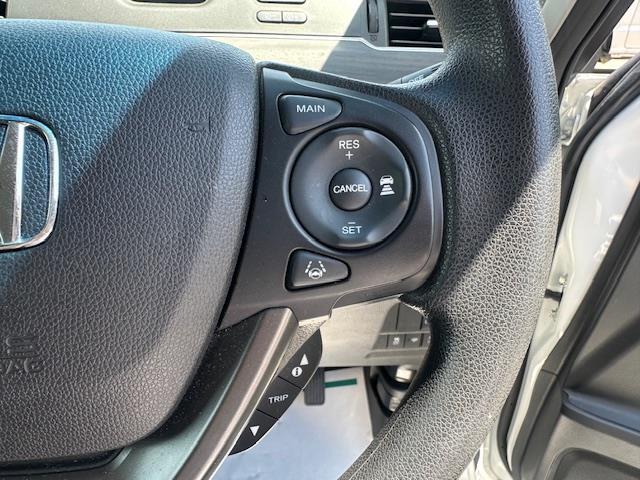 【　アダプティブクルーズコントロール　】設定した車速内で自動で加減速♪先行車との車間距離を適切に維持した追従走行が可能です♪
