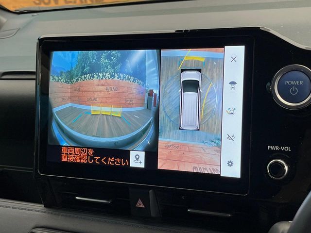 【パノラミックビューモニター】専用のカメラにより、上から見下ろしたような視点で360度クルマの周囲を確認することができます☆死角部分も確認しやすく、狭い場所での切り返しや駐車もスムーズに行えます。