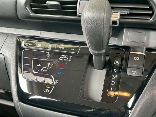 快適！フルオートエアコン☆温度設定をするだけで素早く快適な車内でドライブできます！