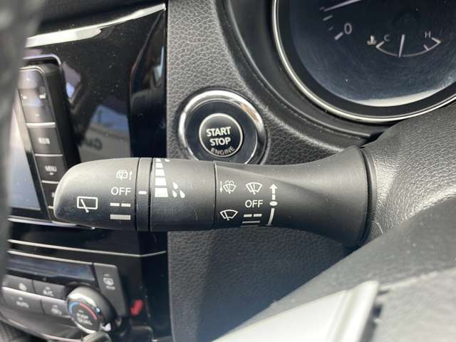 【運転席操作部】快適なドライブを楽しむための機能が装備されています！運転席から触れるので、使いやすいです！除菌プランいれていただくと、さらに清潔で安心していただけます！