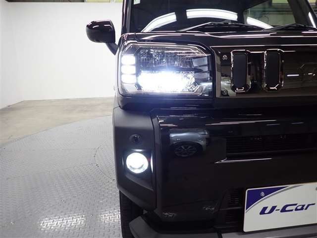 LEDヘッドランプ、フォグランプもついて更に安心
