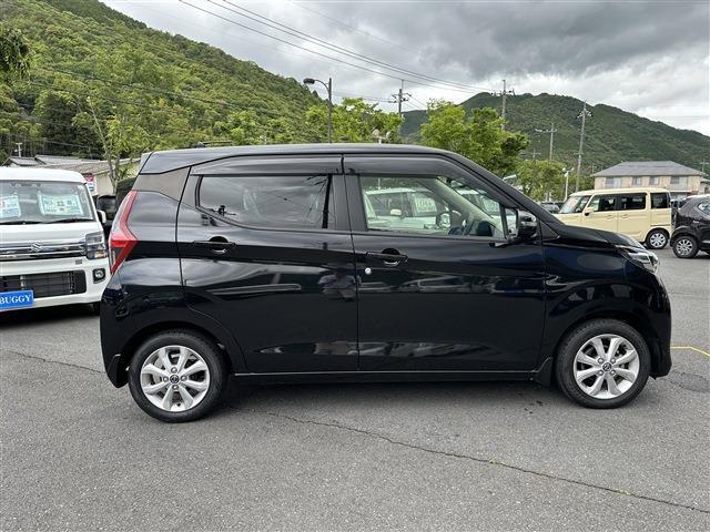 ☆サイドの陰影が綺麗なお車です☆