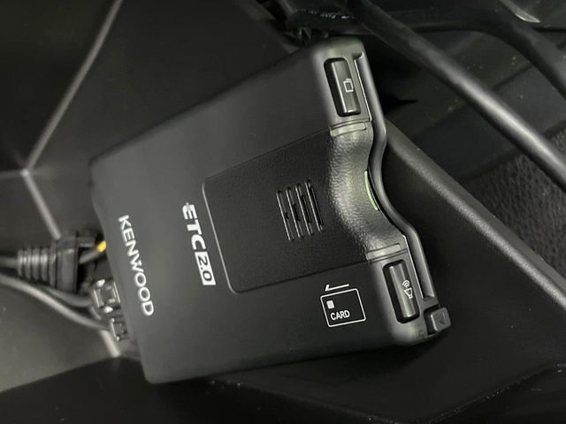 【ETC】高速道路の料金所をストレスなく通過！話題のスポットやサービスエリアに多い「スマートIC」利用時は必須のアイテムです。当店でセットアップを実施、ご納車当日からすぐにご利用いただけます！