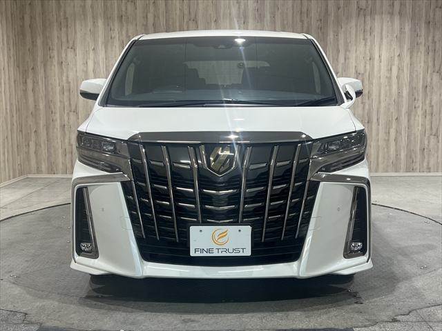 当社自慢のお車です。装備・機関系チェック済み♪横にこの車のセールスポイントを、写真と説明でアピールしてあります♪まずはご覧になってください。
