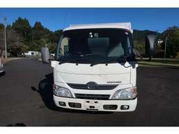 遠方販売実績も多数あり！遠方のお客様でも安心してお車をご購入いただけるよう、車検整備やその他の修理箇所、また欠損部品補填などの作業を行なってからお客様にお渡ししています。