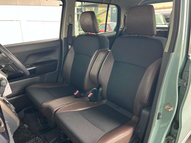内装ルームクリーニング済みです。しっかりキレイにしておりますので、ぜひお確かめください。納車時にはもう一度キレイにいたしますよ！