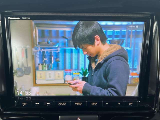 フルセグTV、CD、USBも使えます。