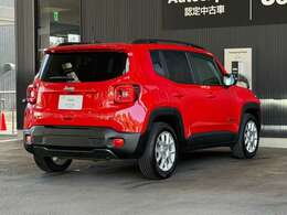 Jeepの認定中古車は、 その名の通り、真の歓びをお届けするエキスパートです