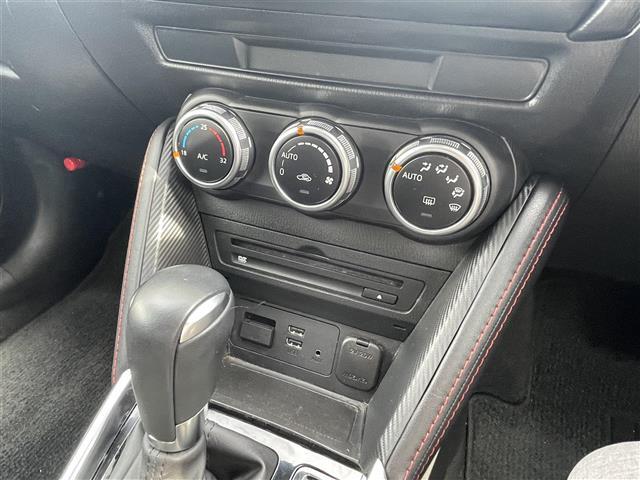 快適なドライブを楽しむための機能が装備されています！運転席から触れるので、使いやすいです！除菌プランいれていただくと、さらに清潔で安心していただけます！